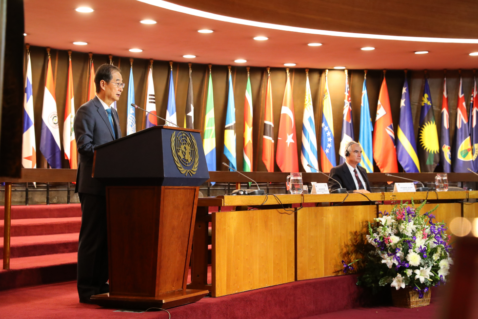 PM attends ECLAC meeting