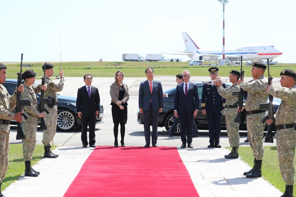 PM visits Montevideo, Uruguay