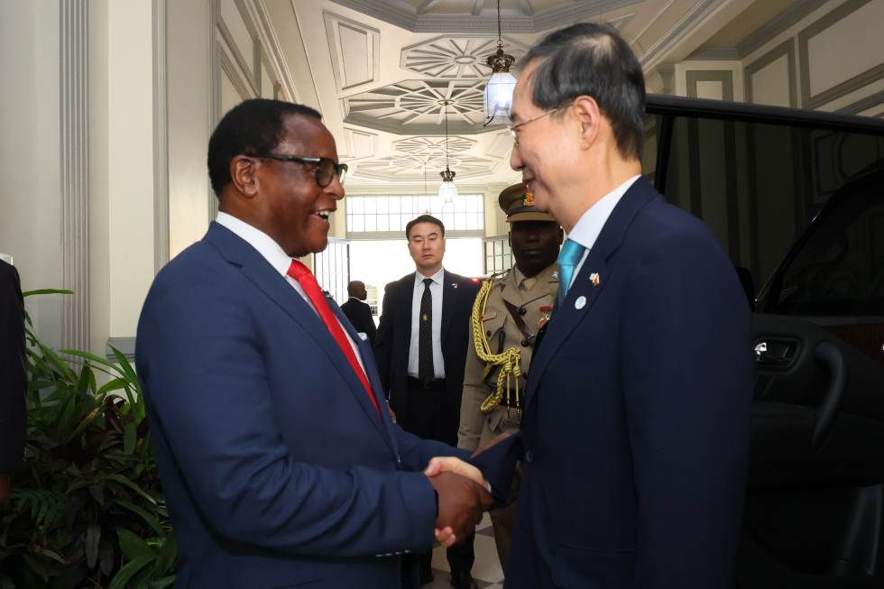 PM meets Malawian president