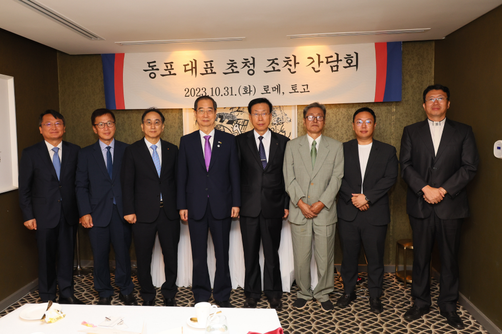 PM meets Korean residents in Togo