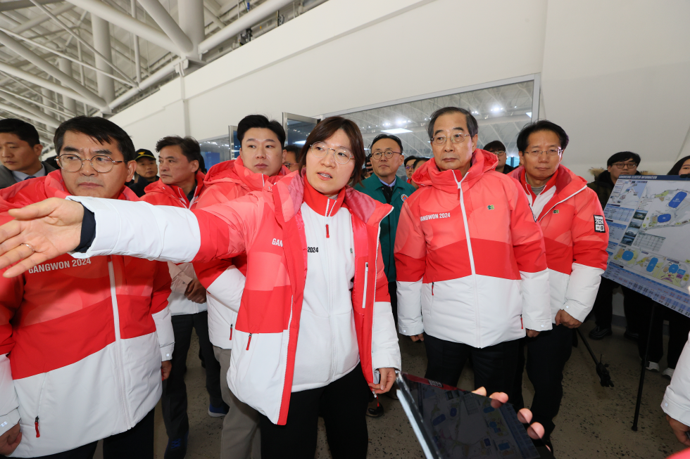 PM inspects prep for Gangwon Winter Youth Olympics