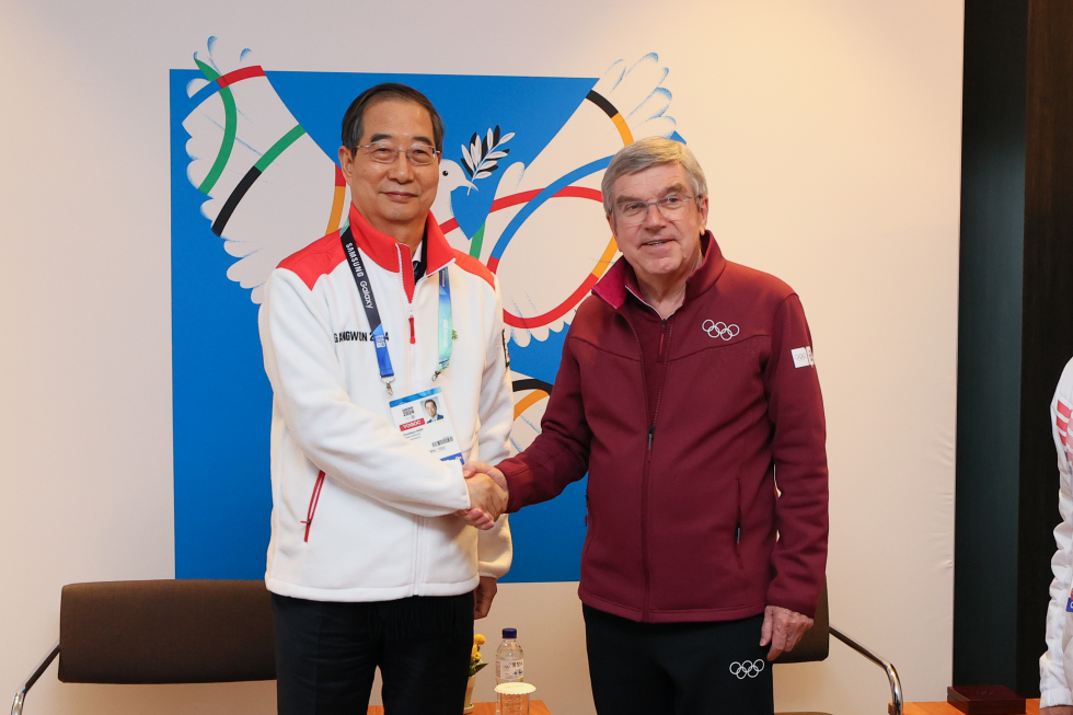 PM meets IOC chief Thomas Bach