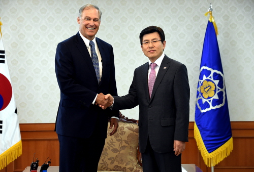 PM meets Washington governor in Seoul