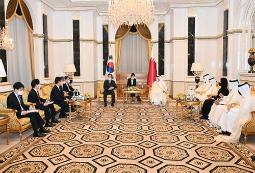 Pm meets Qatar Prime Minister