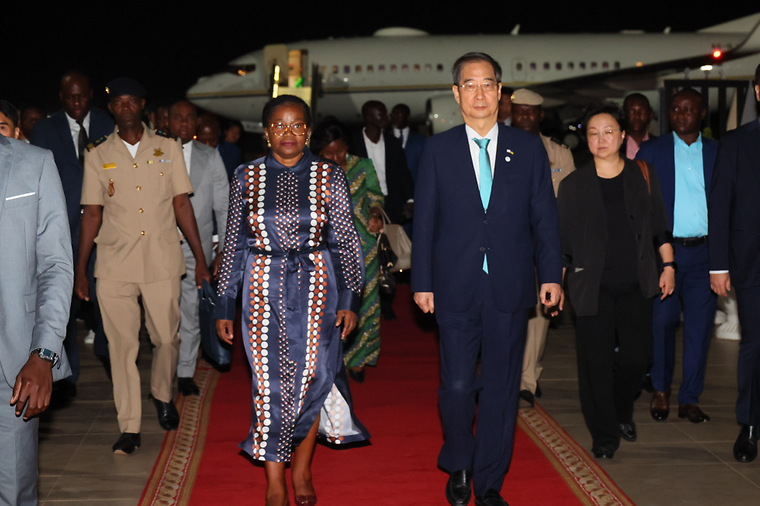 PM visits Lome, Togo