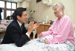 PM meets leprosy patient
