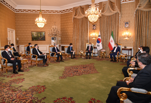 에샤크 자한기리 수석 부통령 회담