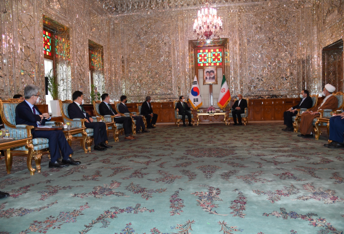 PM meets Iranian parliamentary leader