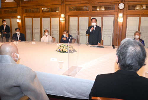 PM meets religious leaders
