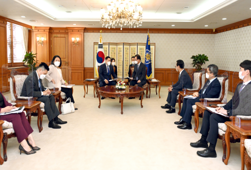 PM meets Mongolian  PM Oyun-Erdene 