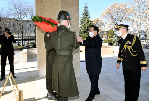 PM pays respect to Turkish Korean War veteran