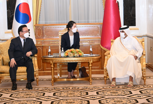 PM meets Qatar Prime Minister