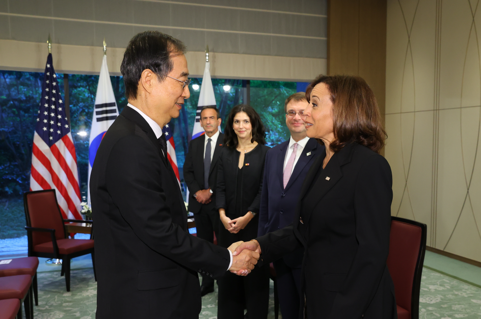 PM meets U.S. Vice President Harris