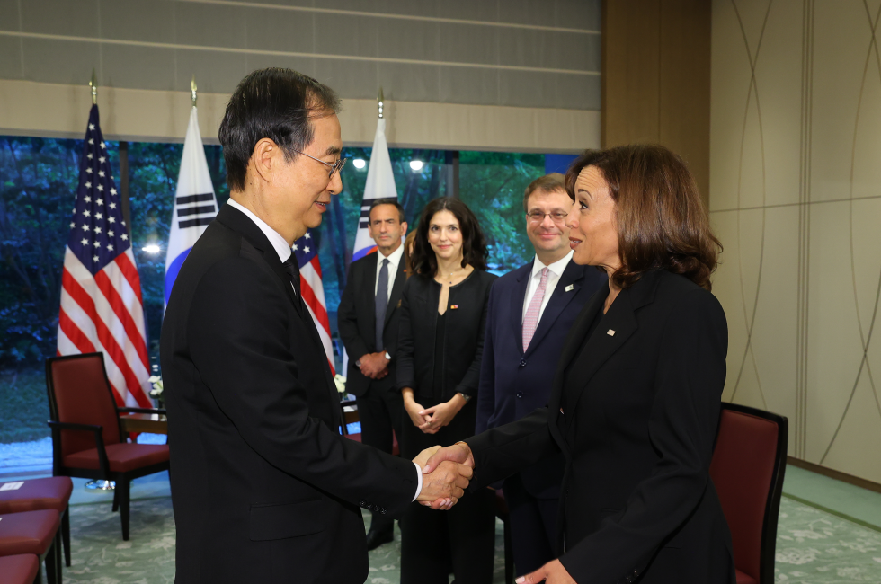 PM meets U.S. Vice President Harris