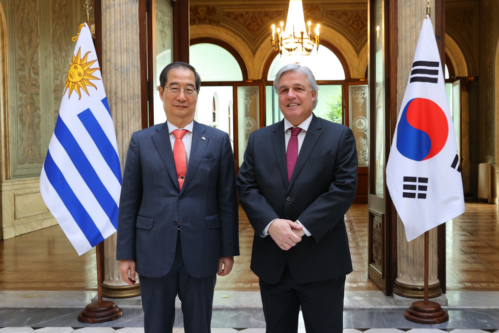 PM meets Uruguayan Foreign minister