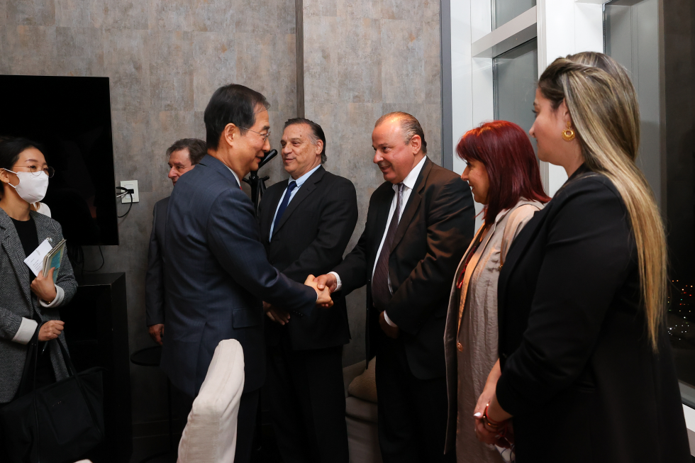 PM meets Uruguayan Vice Presidant