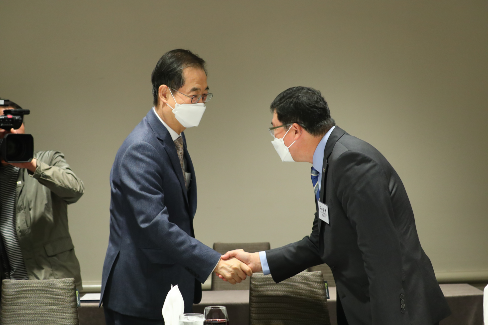 PM meets Korean residents in Atlanta, U.S