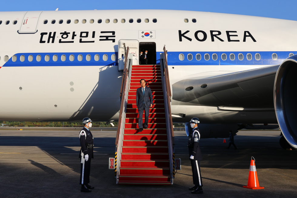 PM arriveds at Seoul