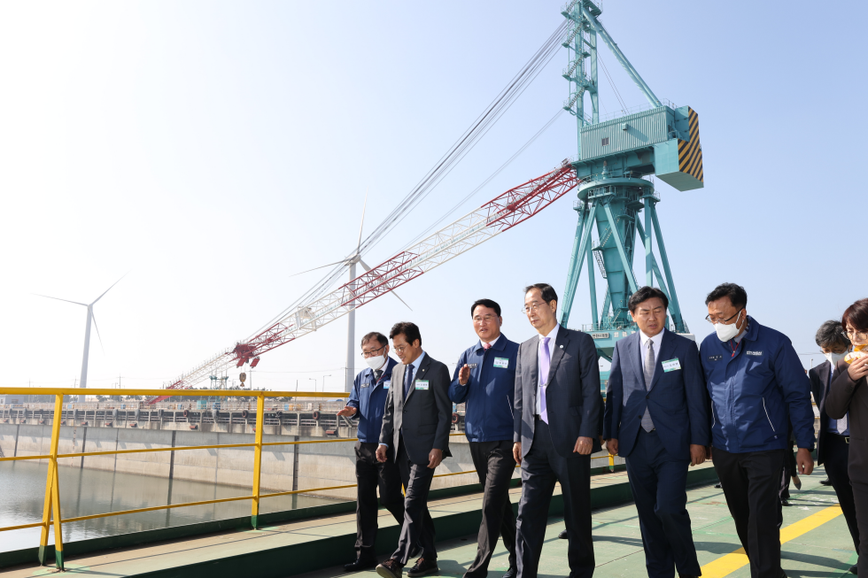 Hyundai's Gunsan shipyard reopens after 5 yrs