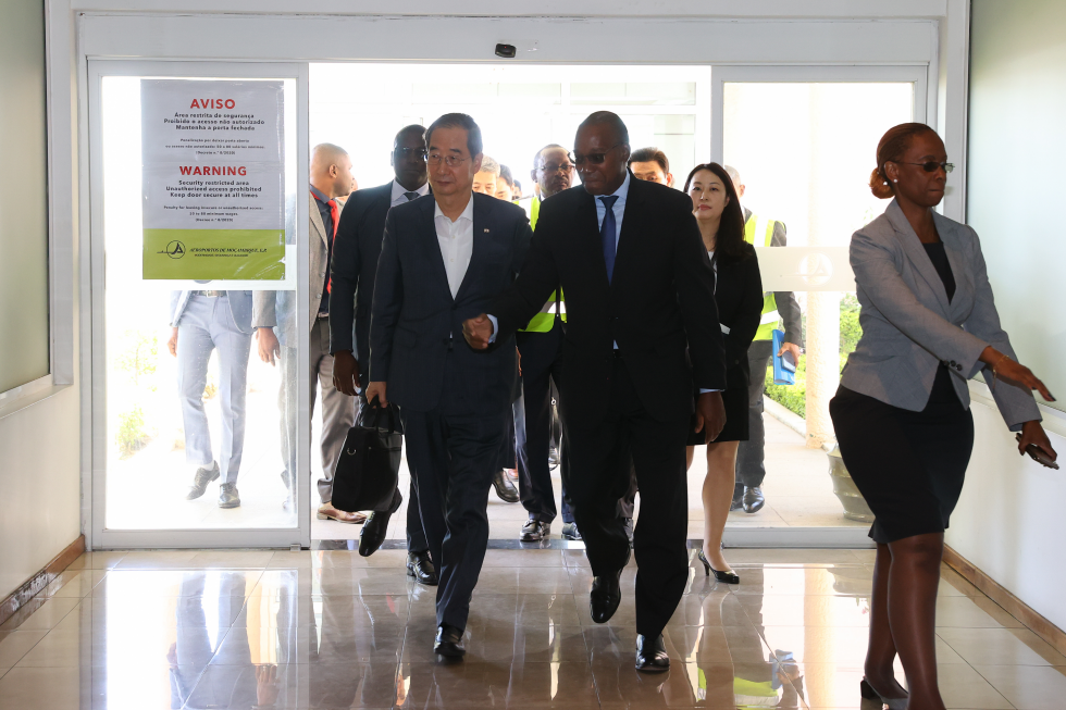 PM visits Maputo, Mozambique