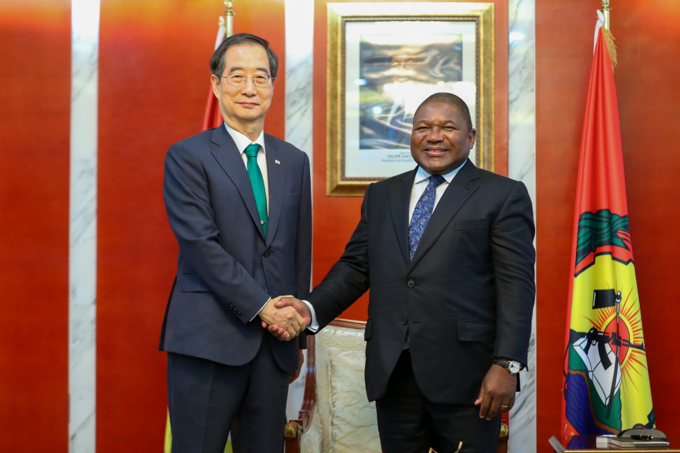 PM meets Mozambican president