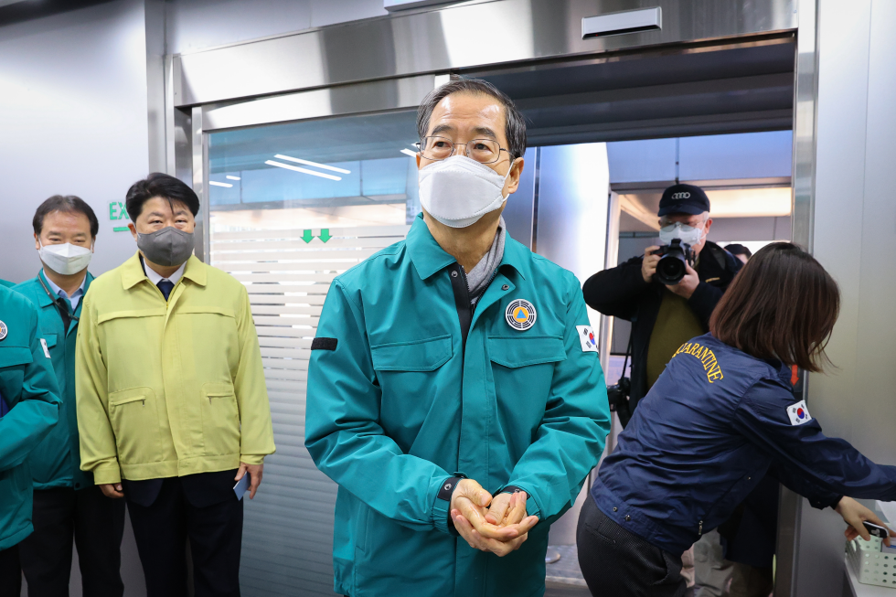 PM inspects quarantine at Incheon Airport