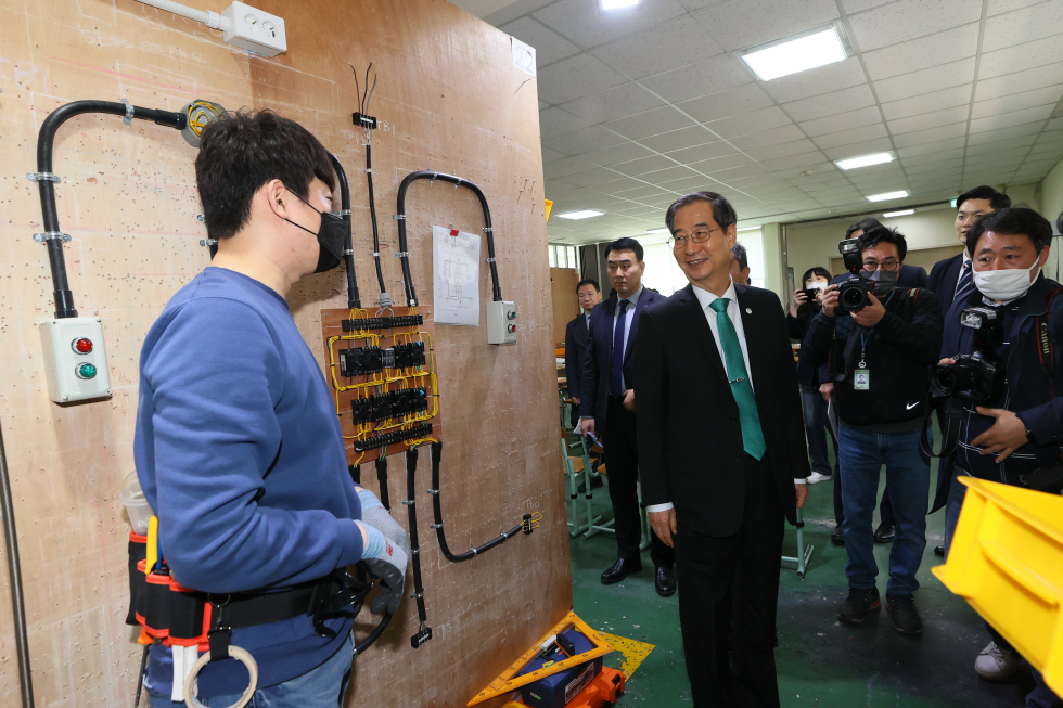 PM visits vocational training school