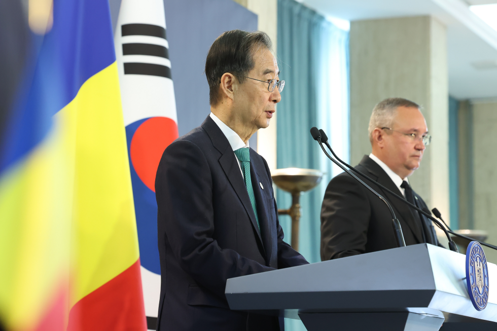 PM holds a joint news conference with Romanian PM