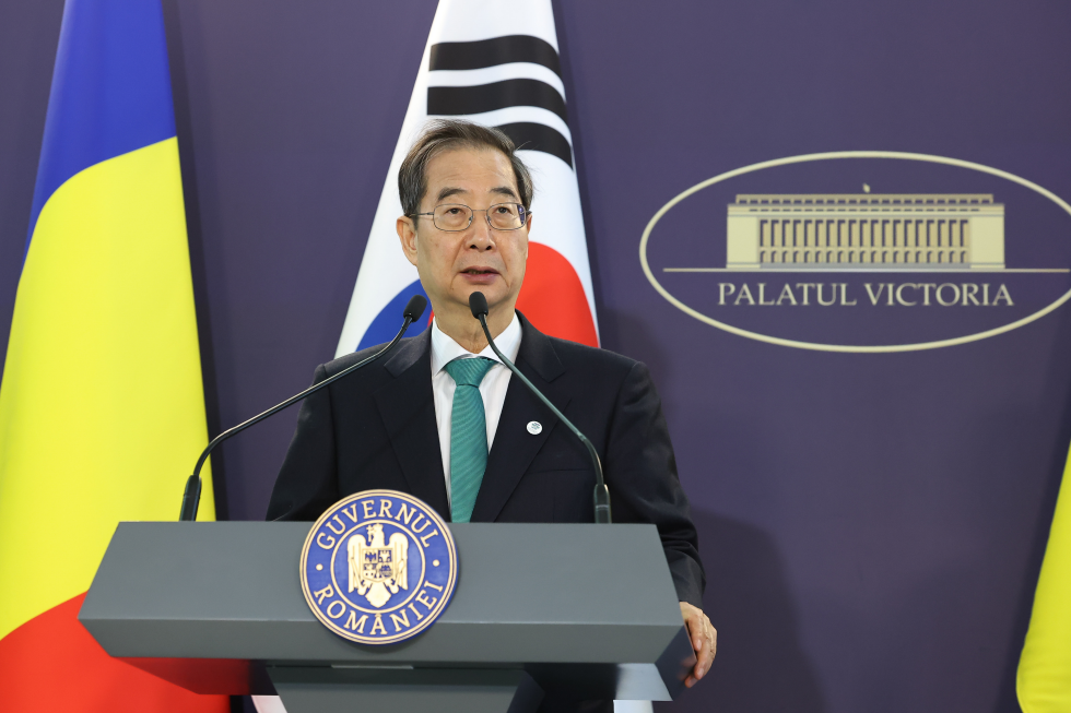 PM holds a joint news conference with Romanian PM