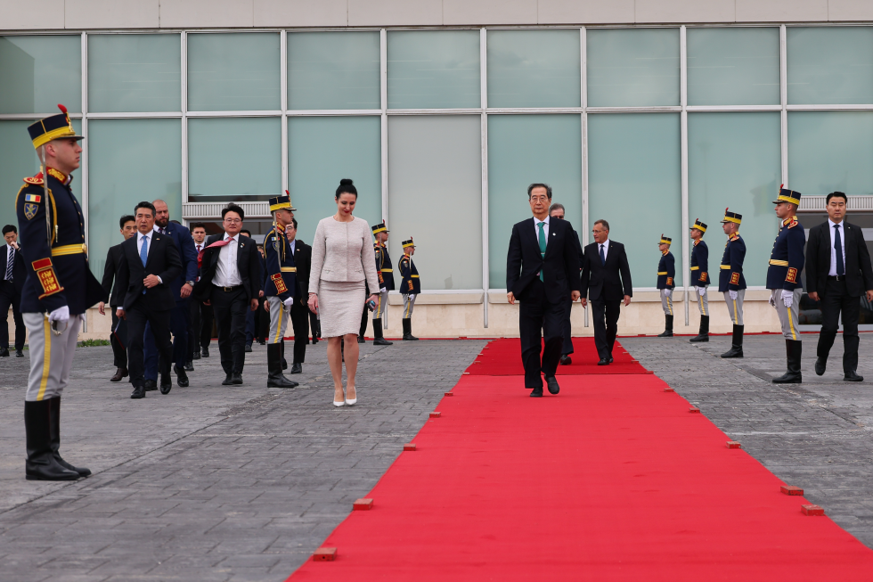 PM Returns to Korea from Europe