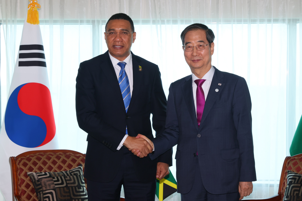 PM meets Prime Minister of Jamaica Andrew Holness