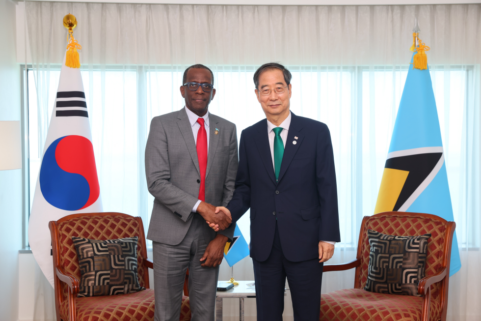 PM meets Prime Minister of Saint Lucia, Phillip Joseph Pierre
