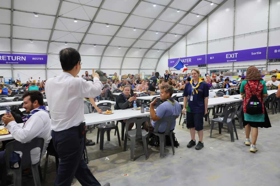 PM inspects World Scout Jamboree