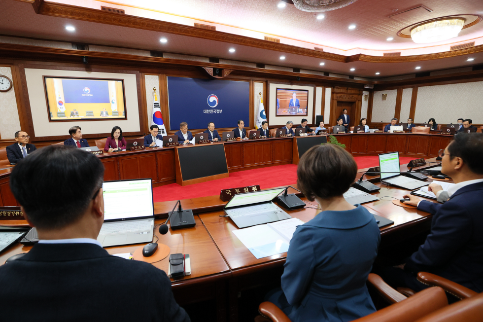 The 37th Cabinet meeting