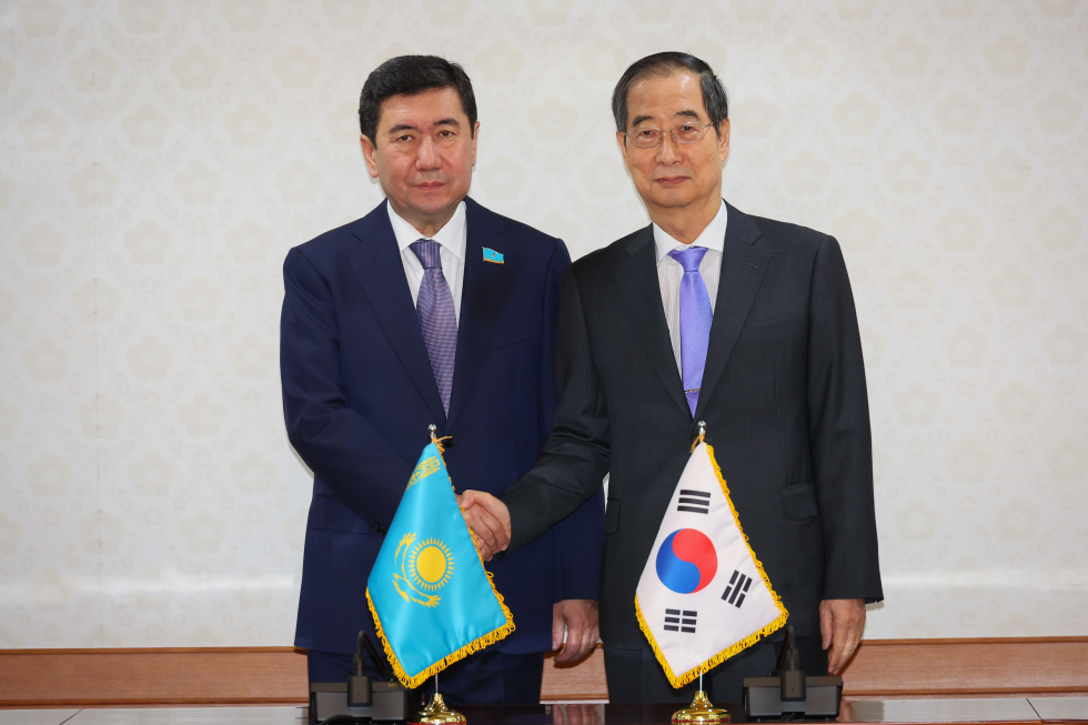 PM meets Kazak parliamentary leader