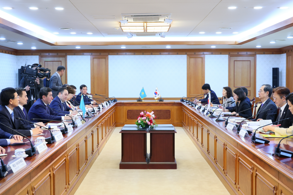 PM meets Kazak parliamentary leader
