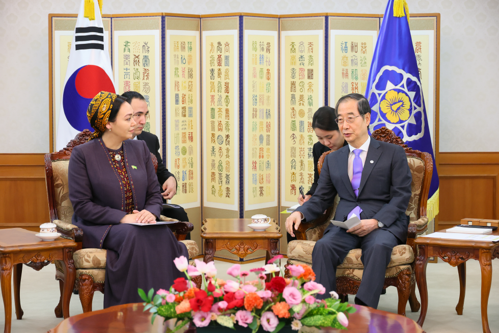 뒤냐고젤 굴마노바 투르크메니스탄 국회의장 접견