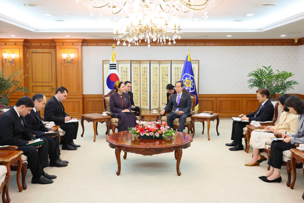 PM meets Turkmen National Assembly Speaker