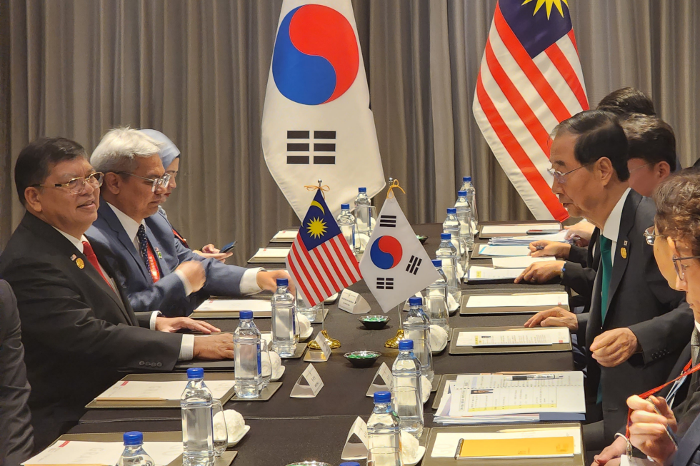 PM meets with Malaysian lower house speaker