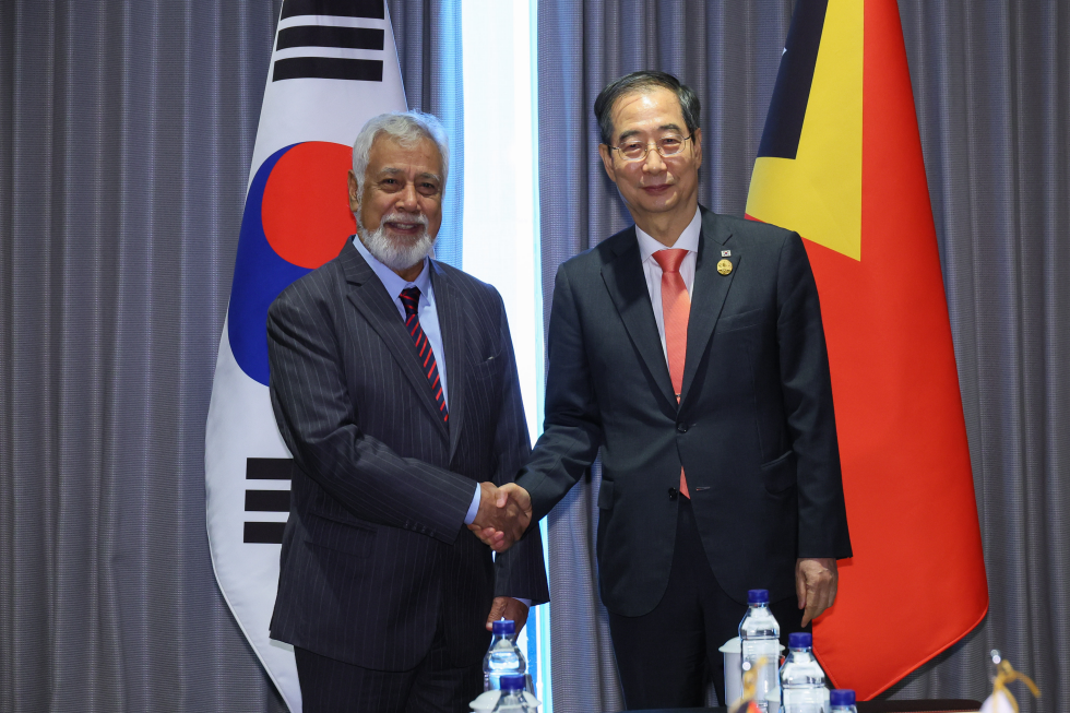 PM meets with East Timor PM