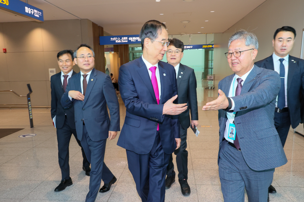 PM departs for France on 4-nation trip to promote S. Korea's World Expo bid