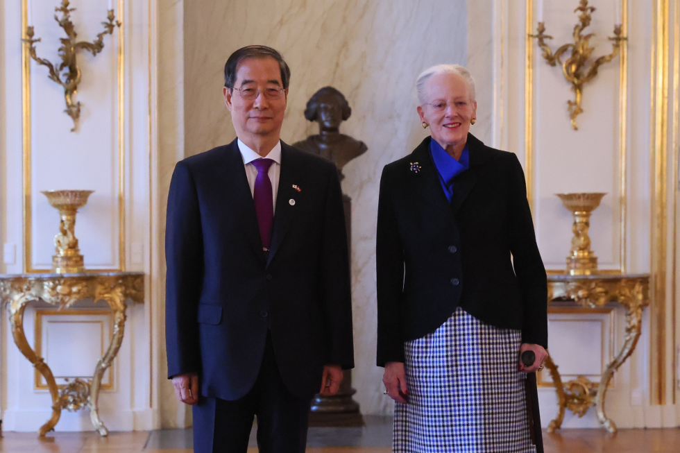 PM meets Danish queen