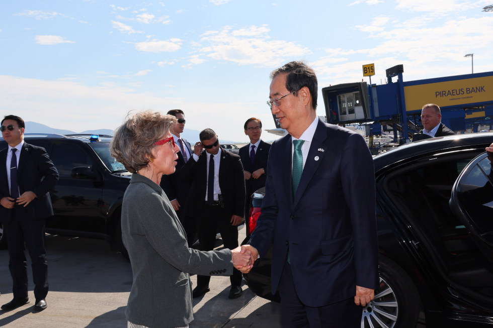 PM Returns to Korea from Europe