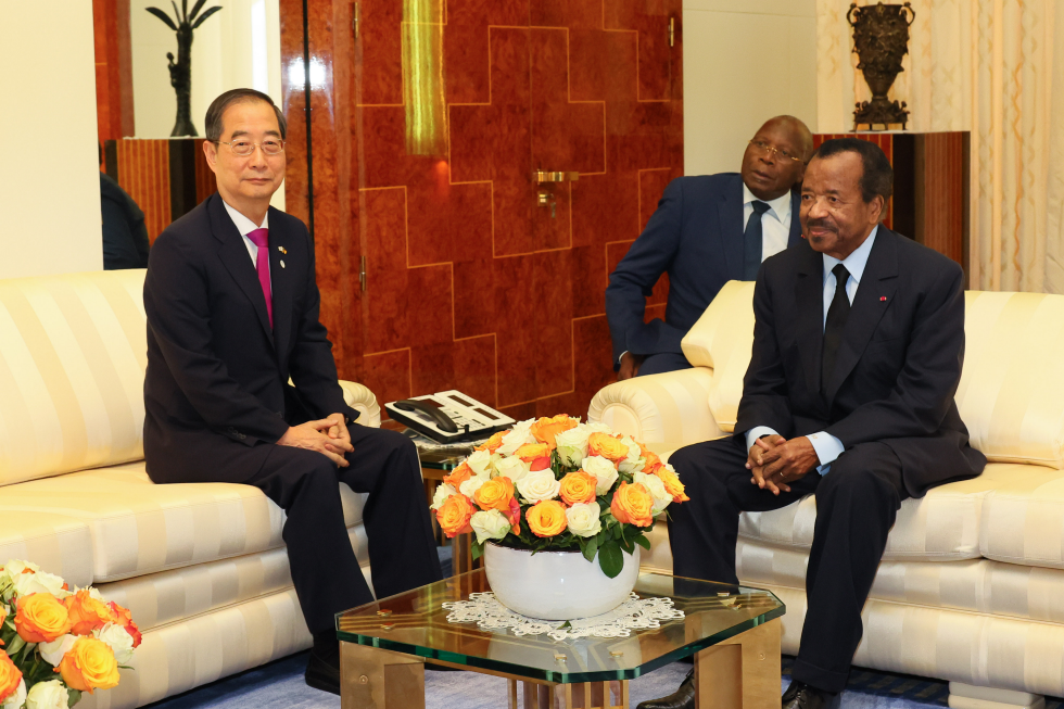 PM meets Cameroon's President