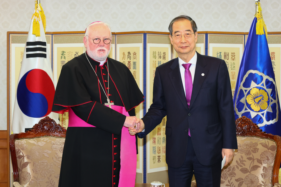 PM meets Vatican's top diplomat