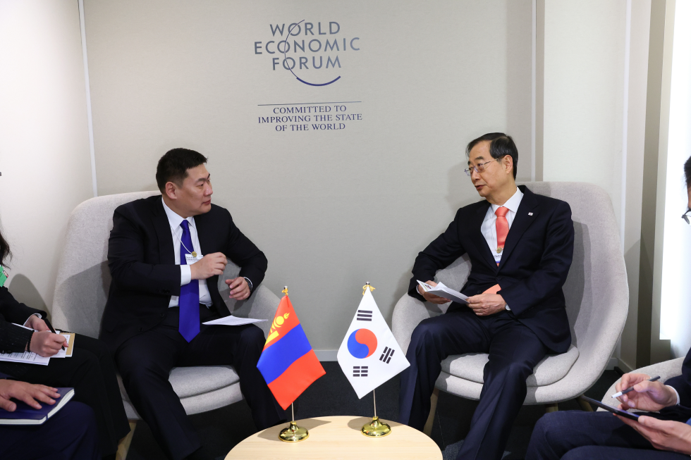 PM meets Mongolian PM