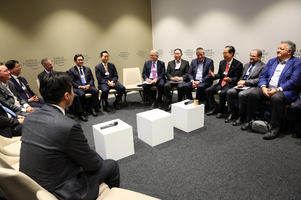 PM meets World business leaders