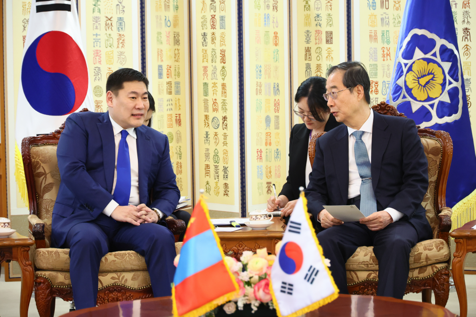 PM meets Mongolia PM Luvsannamsrai Oyun-Erdene