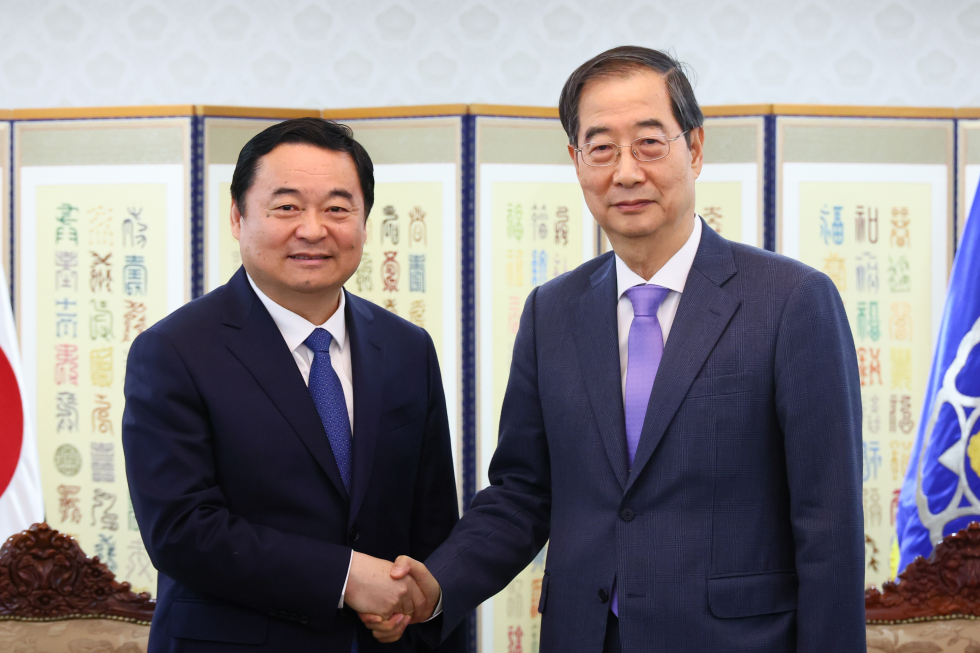 PM meets Chinese Party Secretary of the CPC Committee, Hao Peng