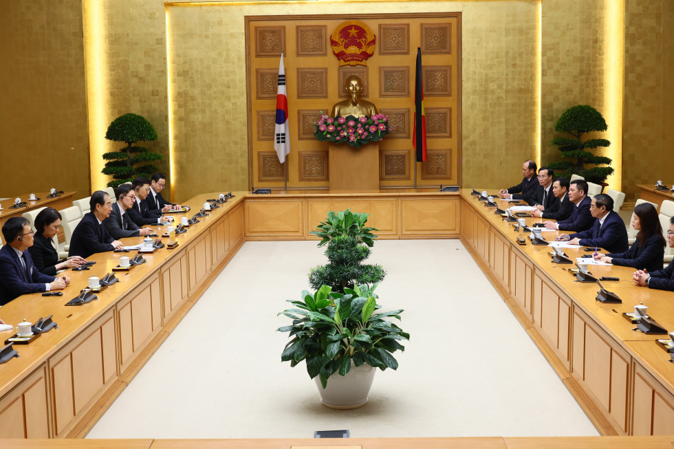 PM meets Vietnamese PM